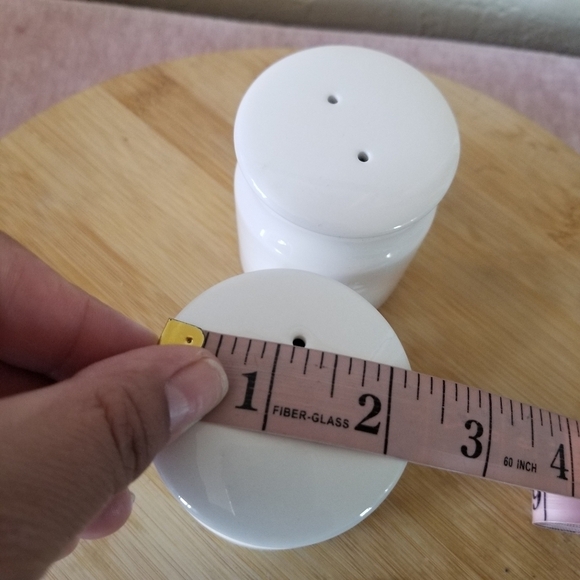 China | Salt & Pepper Shaker Set - Picture 6 of 6